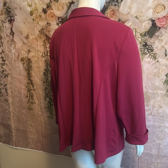 26- Raspberry Roll cuff Blazer - Picture 11 of 12